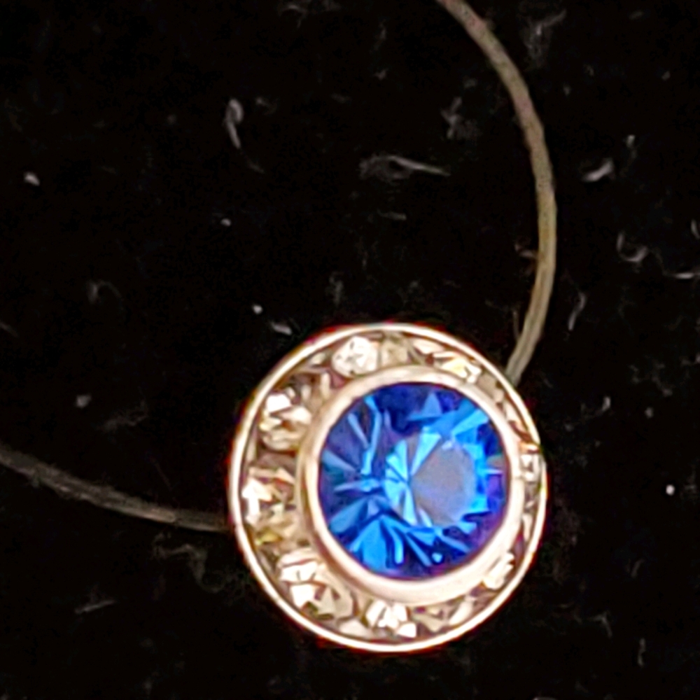 Blue rhinestone silvertone stretch ring silvertone